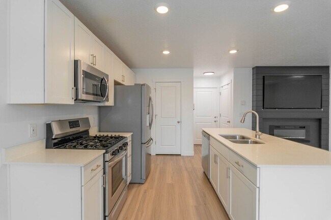 Foto del edificio - Spacious Smart Townhome in Lehi, Includes ...