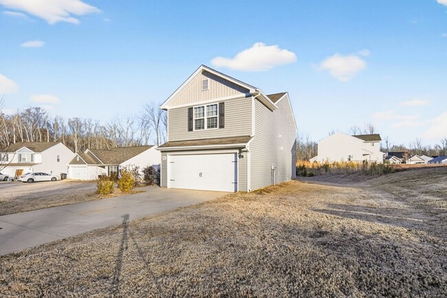 Building Photo - Available now! Stunning 3-Bedroom Home in Meredith Woods