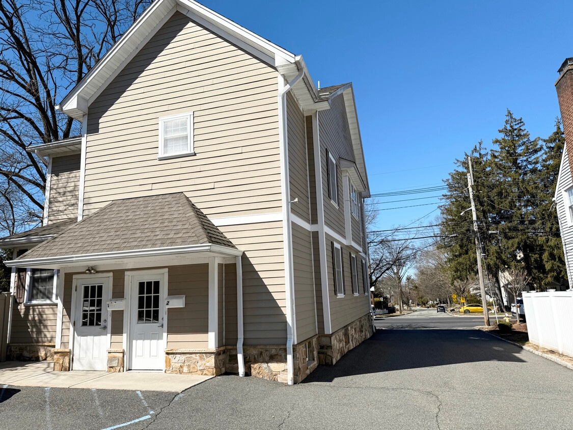 Entry Door - 38 Roseland Ave