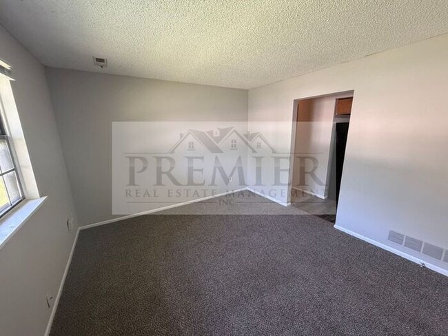 Building Photo - 240 W Kump Ave