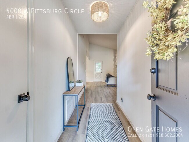 Foto del edificio - 4000 W Pittsburg Cir