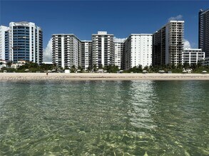 Building Photo - 6039 Collins Ave