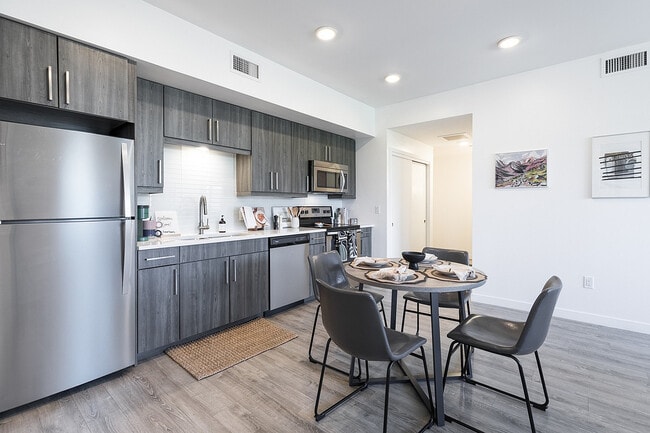 Photo - Union 9Seventy Apartments