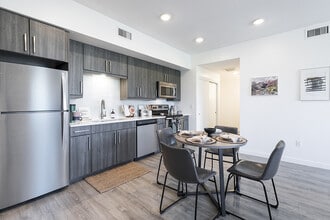 Building Photo - Union 9Seventy