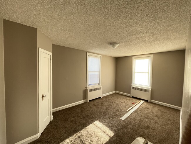 Building Photo - 4556 Teesdale St