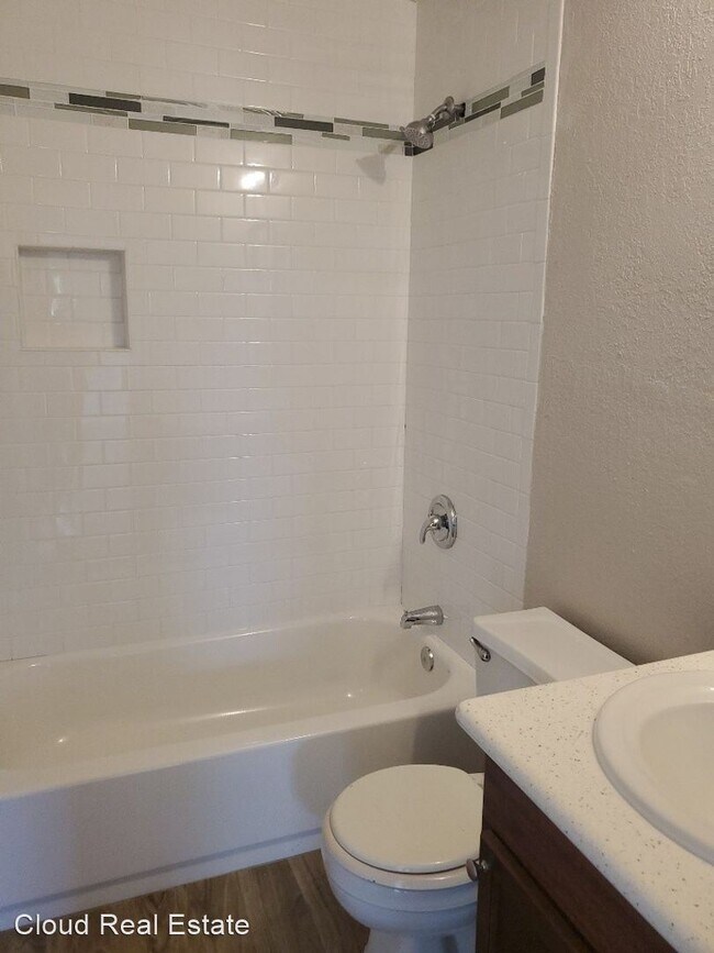 Building Photo - 507 Hackberry St