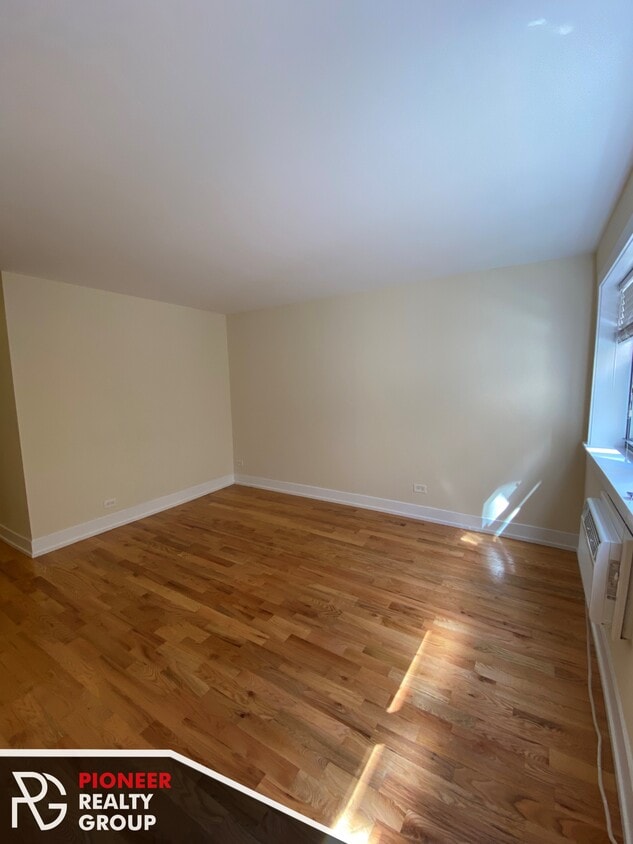 Primary Photo - 563 W Arlington Pl