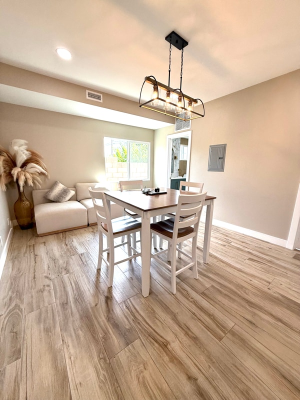 Building Photo - 9382 Bixby Ave