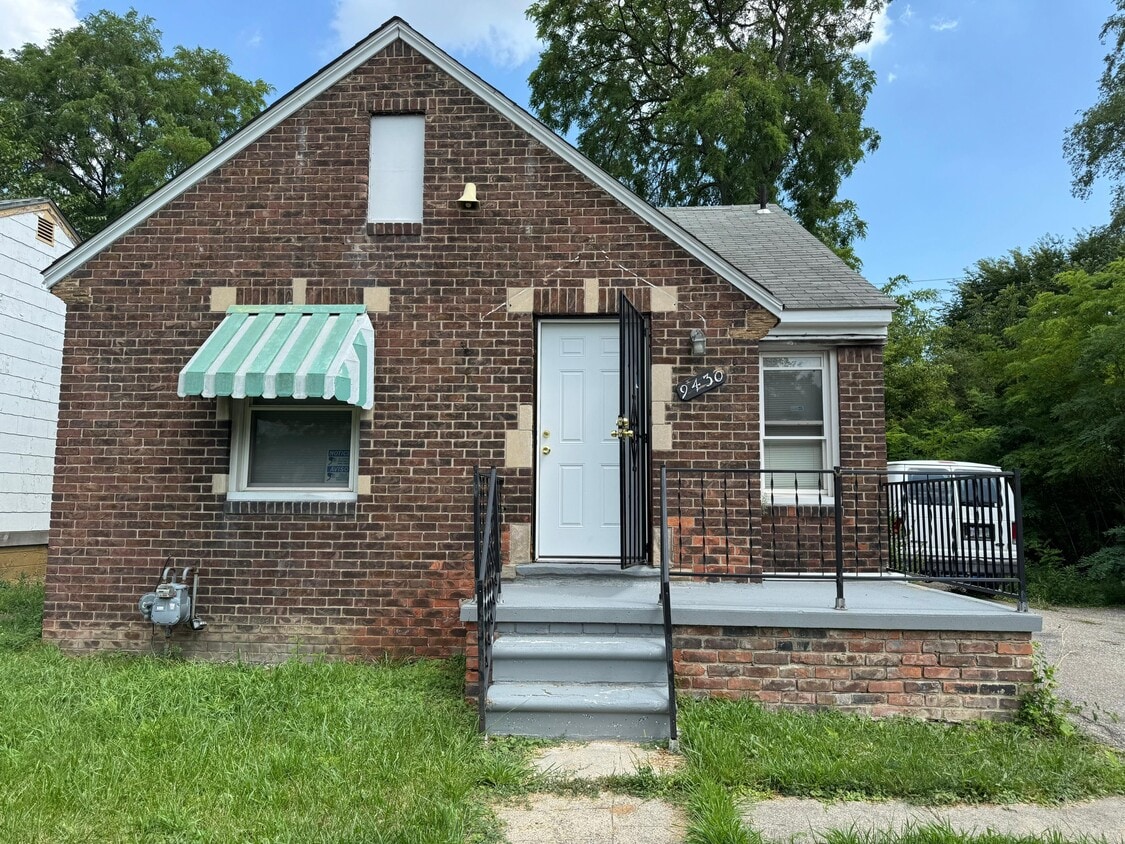 Primary Photo - 9430 Philip St