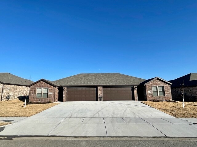 Primary Photo - 502-503 E Centerton Blvd