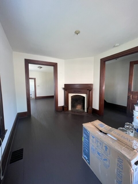 Building Photo - 502 N Mulberry St