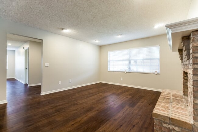 Building Photo - 948 March Hare Ct