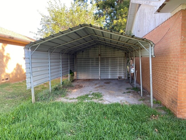 Foto del edificio - 2 bed 1 1/2 bath