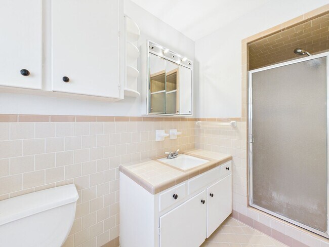 Foto del edificio - Updated 4-Bed, 2-Bath Home in Lafayette – ...
