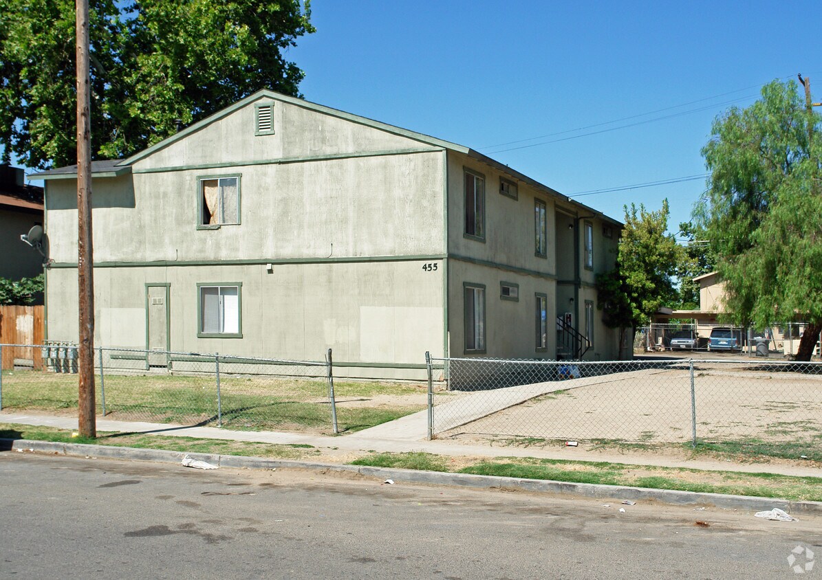 Building Photo - 455 N Thesta St