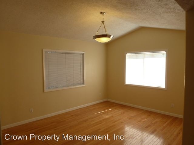 Building Photo - 3 br, 1 bath House - 475 Madrona Ave S