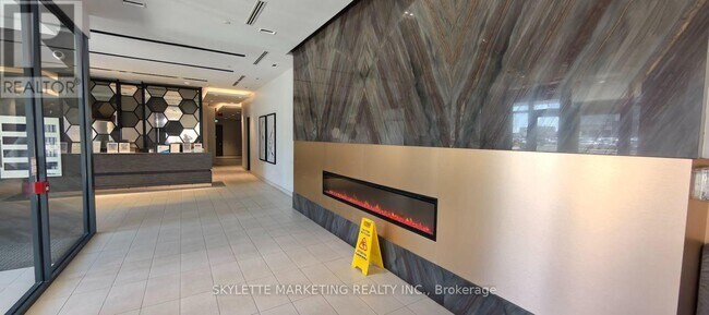 Photo du bâtiment - 128 Fairview Mall Dr