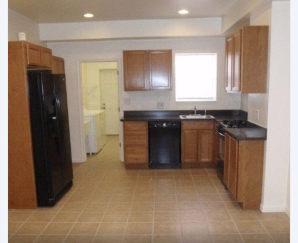 2756 The Alameda, Baltimore, MD 21218 House Rental in Baltimore, MD