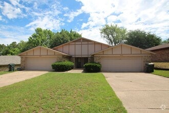 Building Photo - 4518-4520 Edinburgh Dr