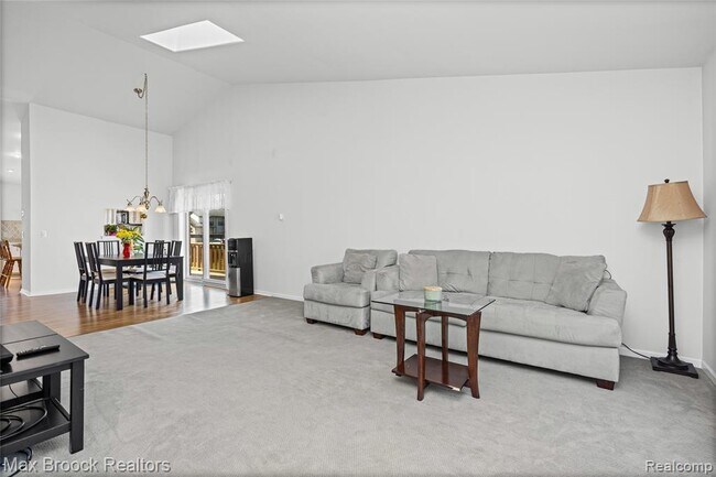 Foto del edificio - 35263 Kings Forest Blvd