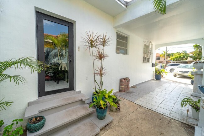 Foto del edificio - 919 SW 25th Ave