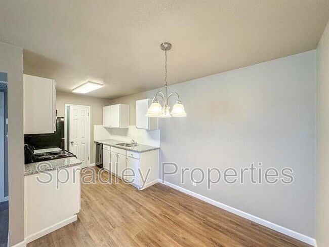 Foto del edificio - 120 W Main St