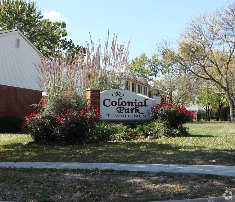 Building Photo - Colonial Park Townehouses