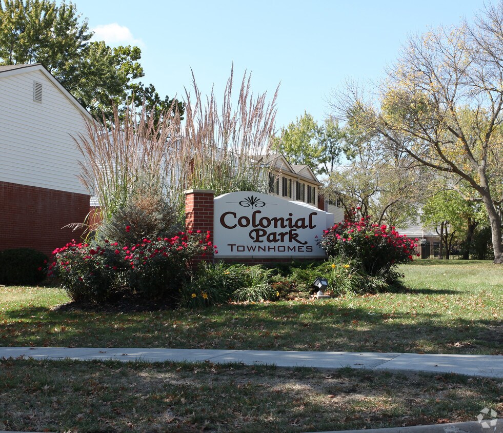 Foto del edificio - Colonial Park Townehouses