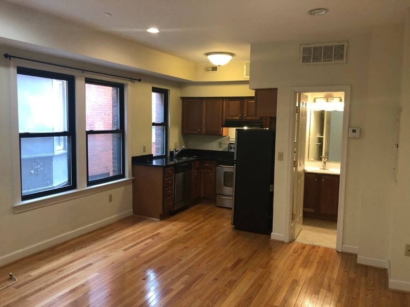 Photo - 1321 Fairmont St NW (Washington, DC)