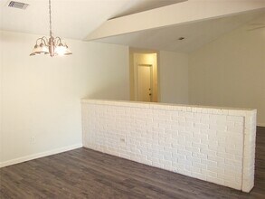 Building Photo - 18831 Droitwich Dr