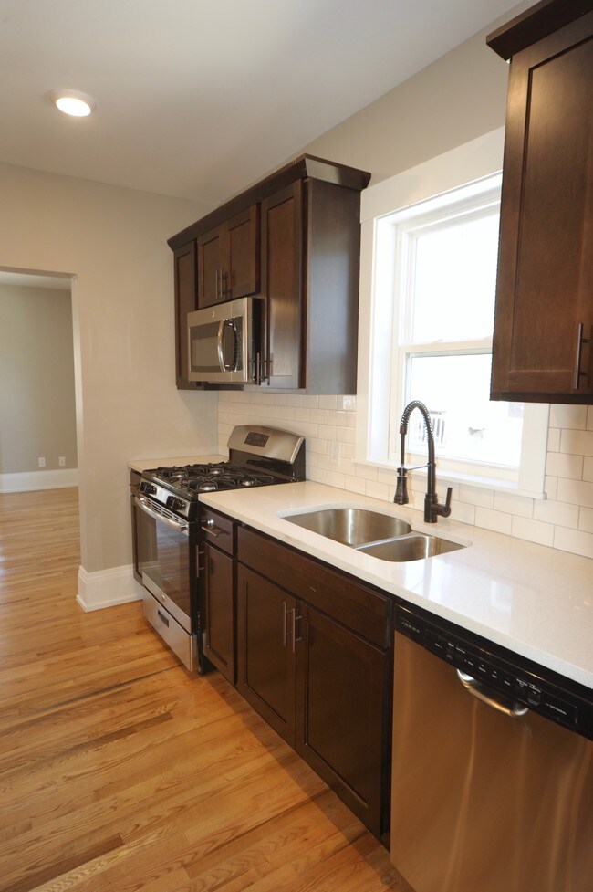 Foto del edificio - 646 Thomas St SE