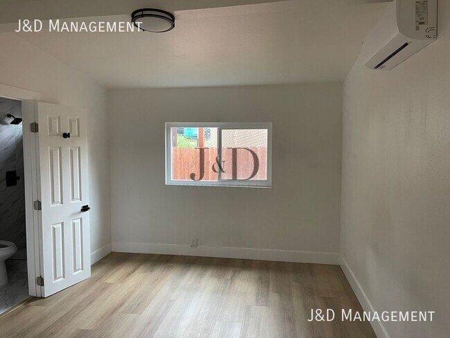 Foto del edificio - 4253 College Ave