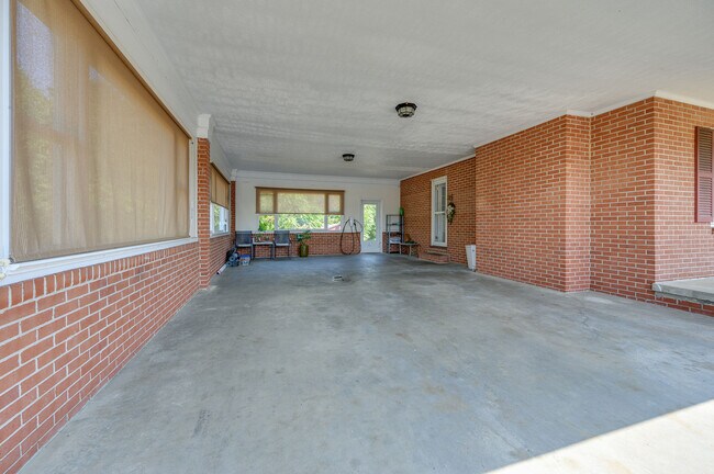 Building Photo - 101 Deerwood Rd