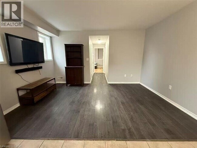 Building Photo - 931 Glasgow St