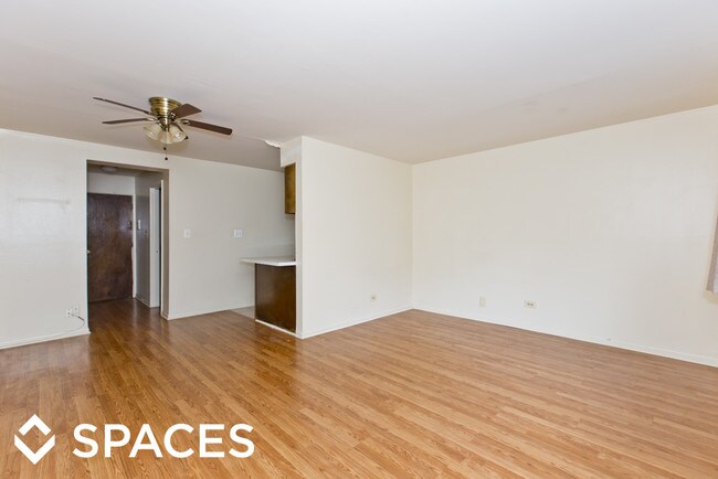 Building Photo - 3161 N Cambridge Ave
