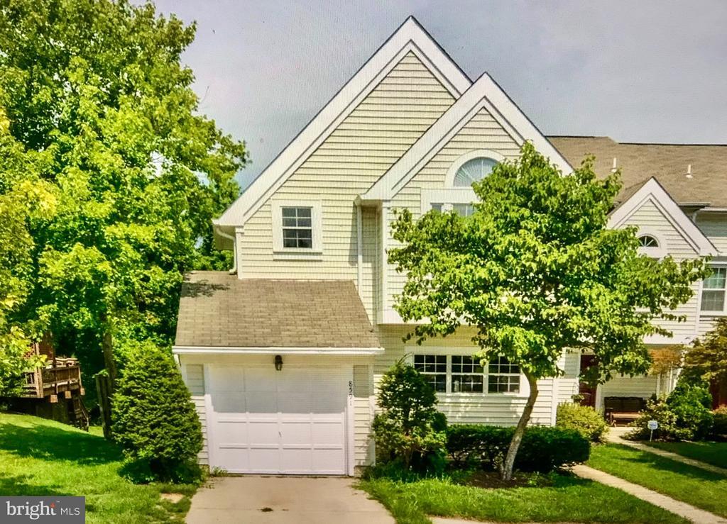 Foto principal - 8591 Harvest View Ct