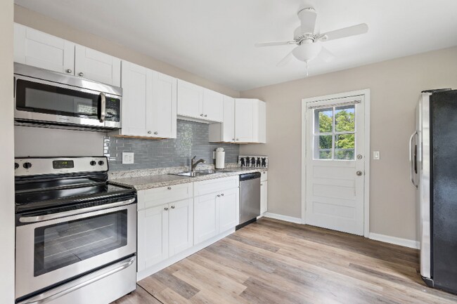 Foto del edificio - 5424 Oakmont Cir