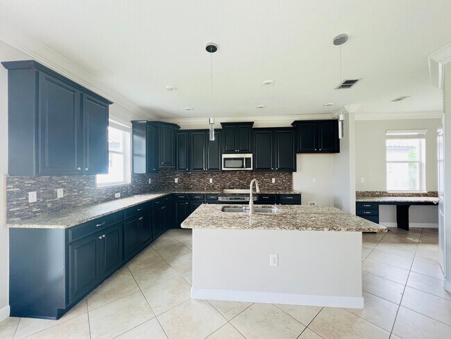 Building Photo - 13149 Green Violet Dr