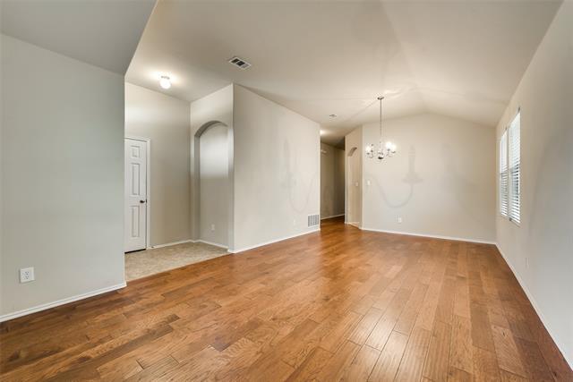 Building Photo - 5501 Crestwood Dr