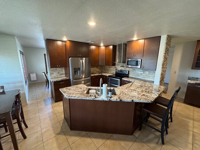 Foto del edificio - 7249 W Sunnyside Dr