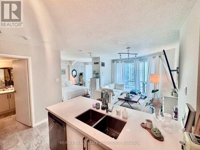 Photo du bâtiment - 10 Queens Quay W