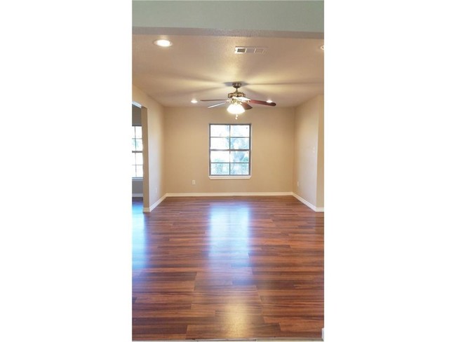 Building Photo - 3044 Walnut Hill Ln