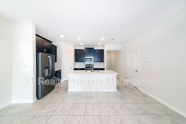Building Photo - 10036 Yellow Jasmine Dr