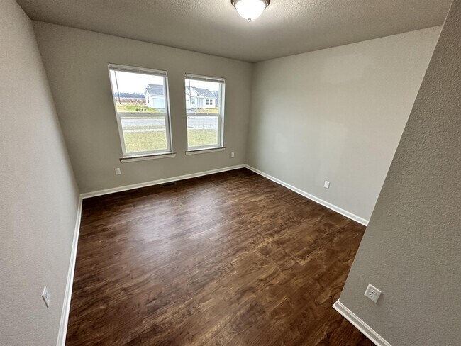 Foto del edificio - 2670 Claremont Dr