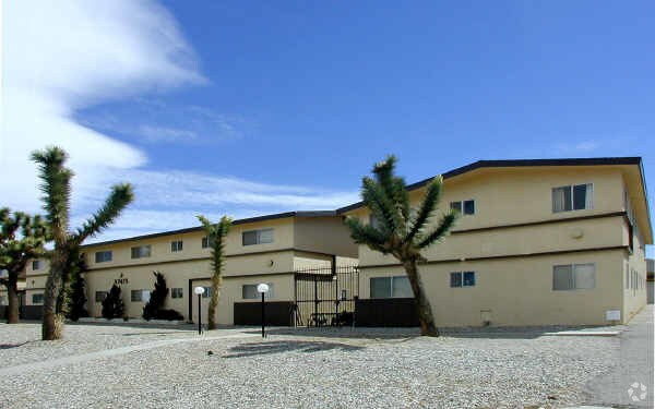 Gary Apartments Yucca Valley Ca Building Photo Gary Apartments
