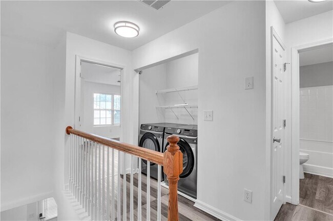 Foto del edificio - 2827 Creek Bottom Ct