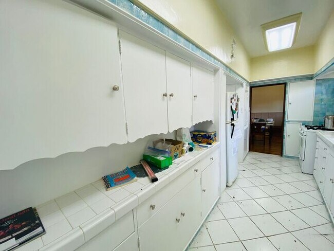 Building Photo - LARGE 1 bedroom in Carthay Circle