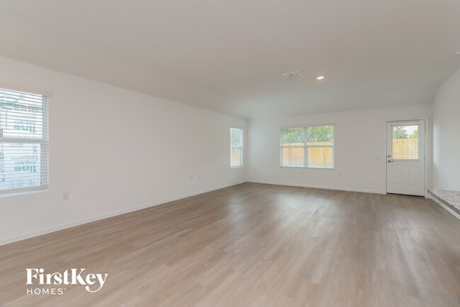 Foto del edificio - 4331 Meadowland Pl