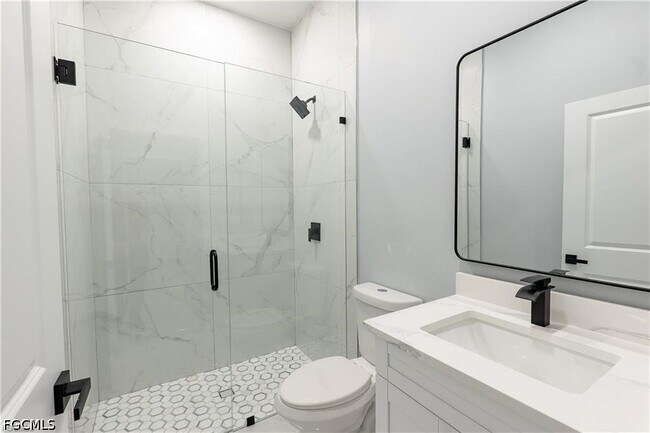 Foto del edificio - 4703 Elva Ave S