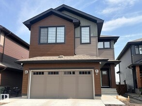 Building Photo - 42 Tilia Pl